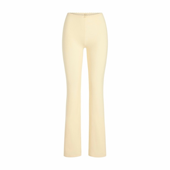 SKIMS Other - NWT! Skims Soft Lounge Lace Pant in Butter